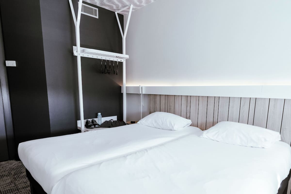 room, 2 single beds | premium bedding, in-room safe, desk, blackout curtains