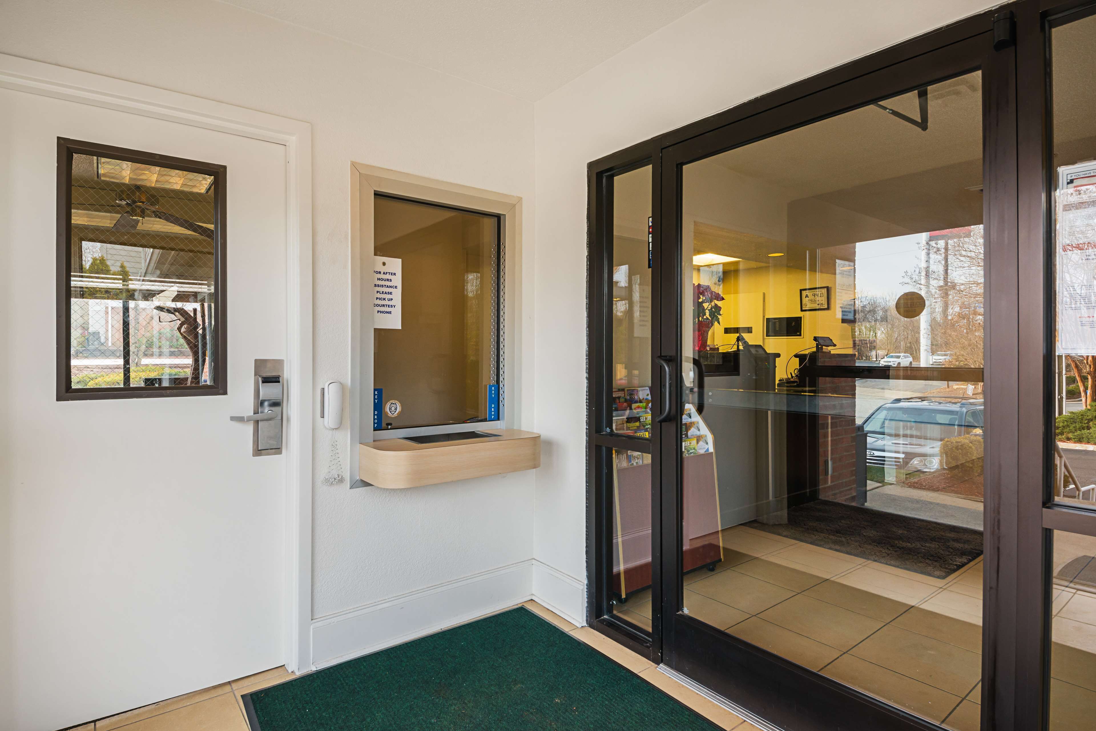 Entrée de l’hébergement