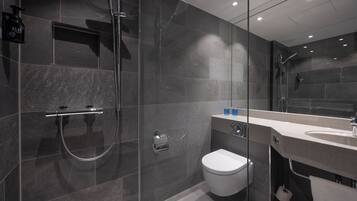 Superior Double Room | Bathroom