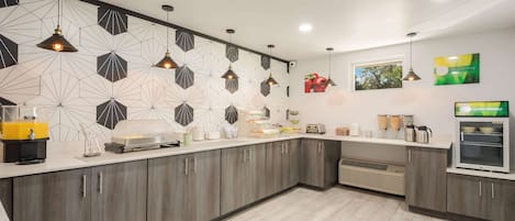 包含每日自助早餐