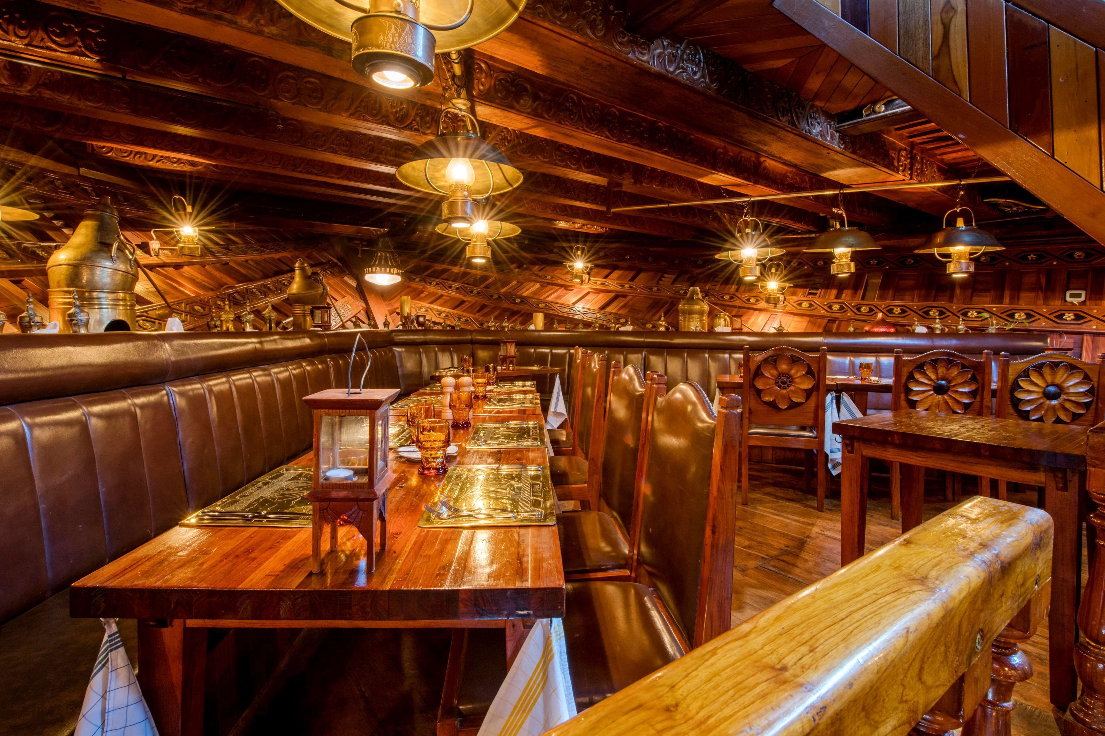 breakfast, lunch, dinner served; international cuisine