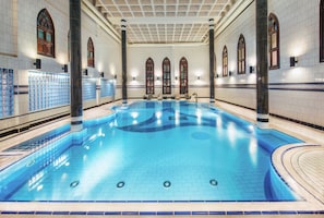 Indoor pool, 2 outdoor pools, pool umbrellas, sun loungers