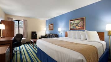 Deluxe Room, 1 King Bed, Non Smoking | Desk, iron/ironing board, free WiFi, bed sheets