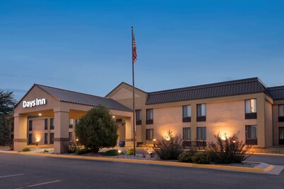 Days Inn by Wyndham Fargo/West Acres