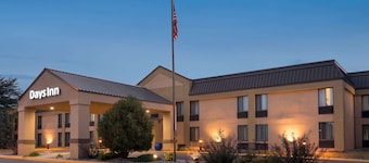 Days Inn by Wyndham Fargo/West Acres