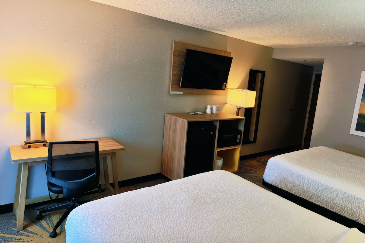 Room, 2 Queen Beds, Non Smoking | Desk, iron/ironing board, WiFi (free), alarm clocks