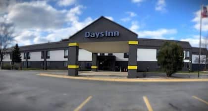 Days Inn by Wyndham Fargo/West Acres