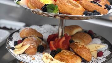 Daily full breakfast for a fee