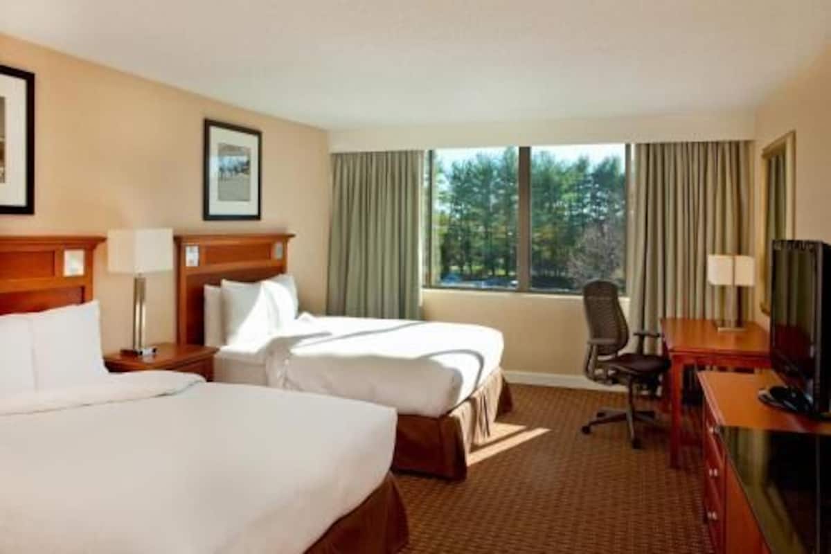 In-room safe, desk, iron/ironing board, free cots/infant beds