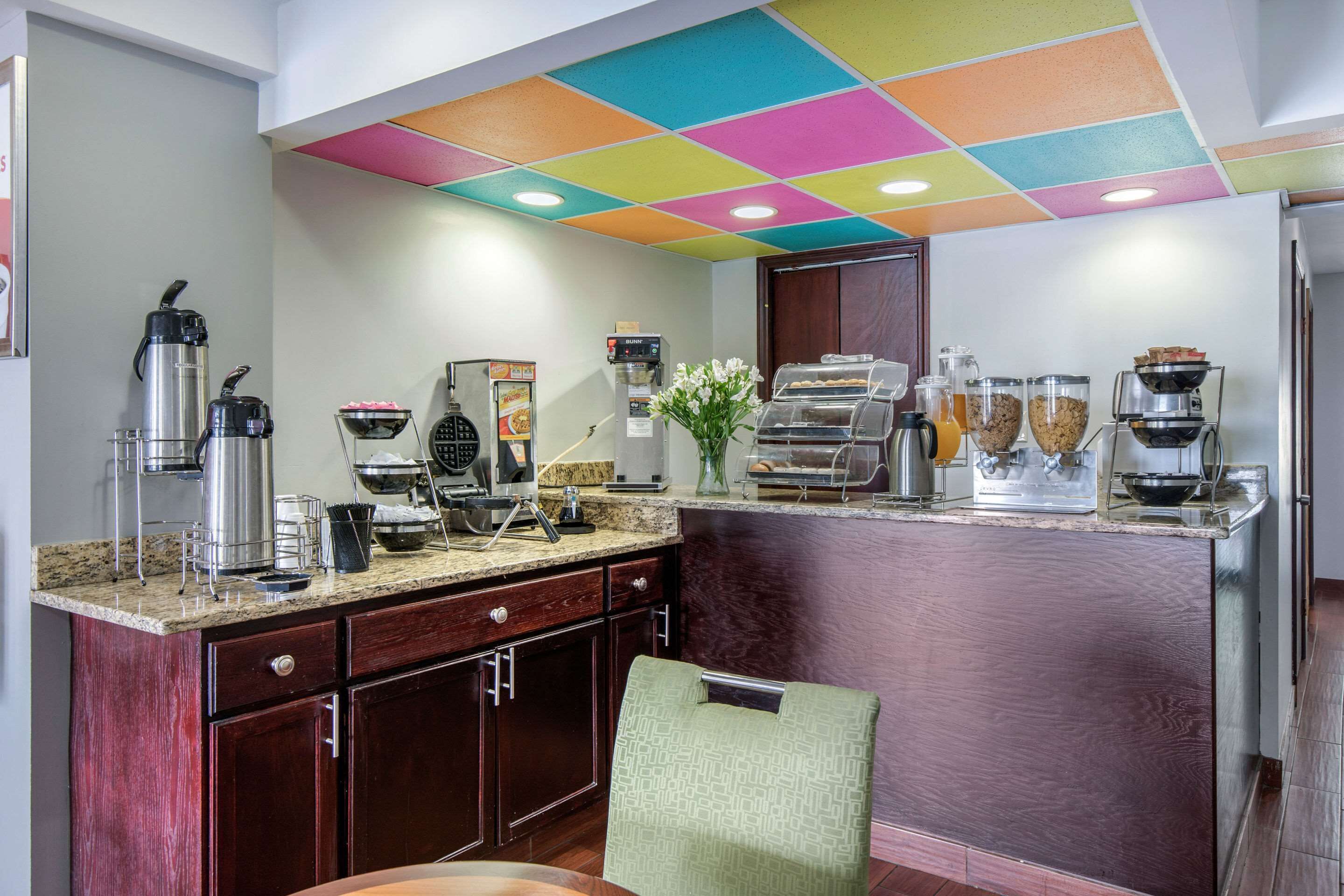 Déjeuner continental gratuit