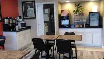 Free daily continental breakfast
