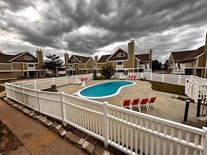 Outdoor pool, pool loungers