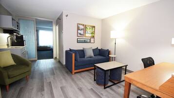 Suite, 1 King Bed with Sofa bed, Non Smoking (Upgrade) | In-room safe, individually decorated, individually furnished, desk