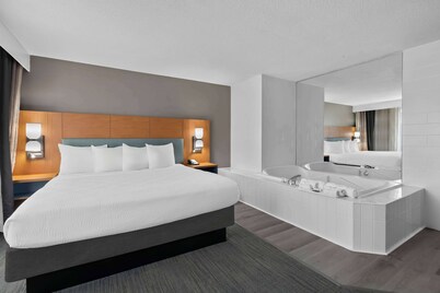 Country Inn & Suites by Radisson, Coon Rapids, MN