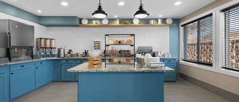 Free daily buffet breakfast