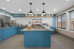 Free daily buffet breakfast