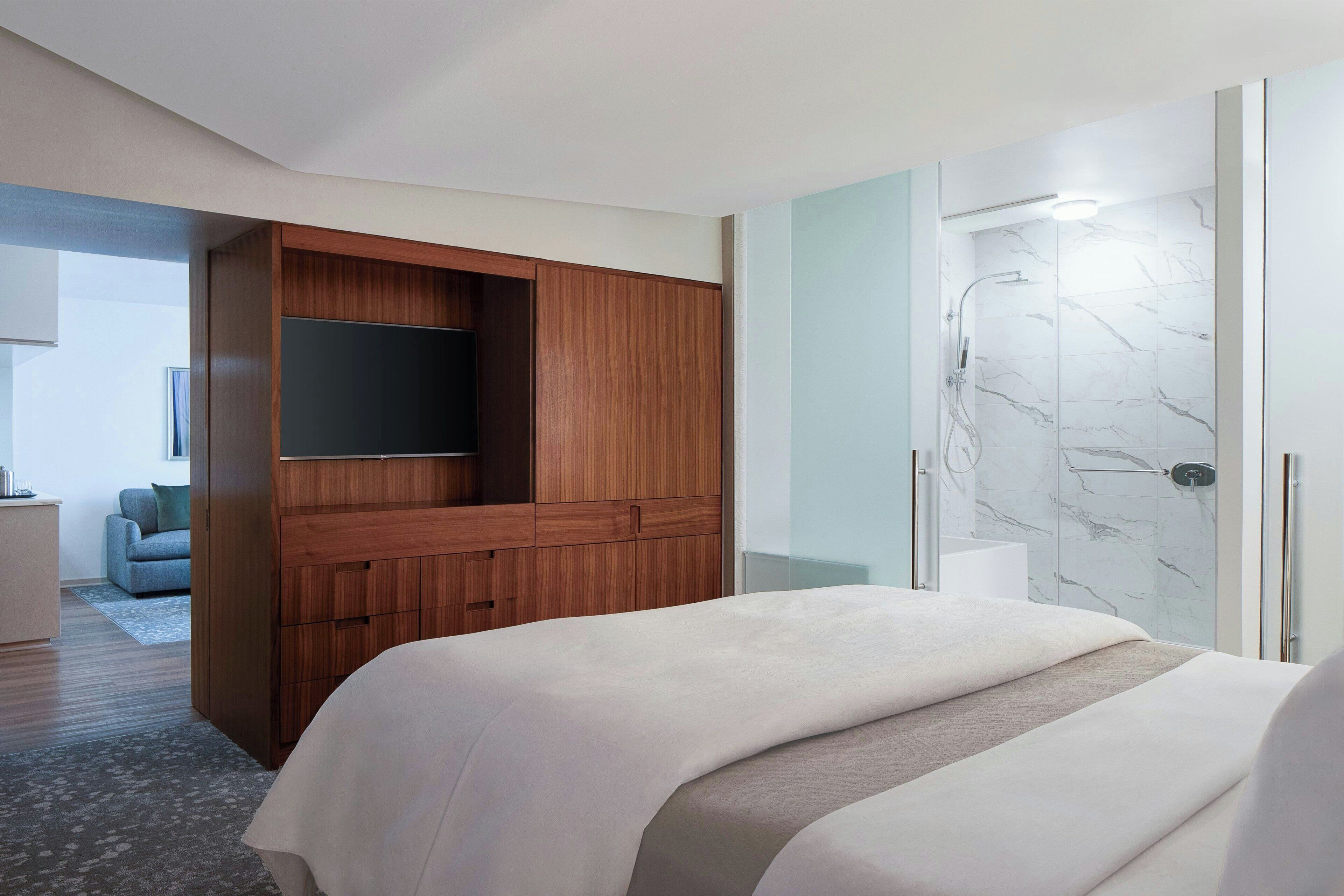 Premium bedding, pillowtop beds, minibar, in-room safe