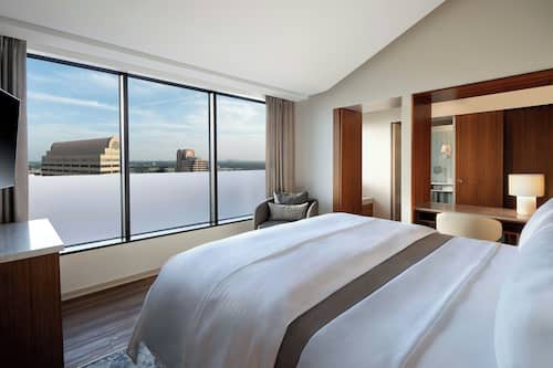 Club-Zimmer, 1 King-Bett | Hochwertige Bettwaren, Pillowtop-Betten, Minibar, Zimmersafe