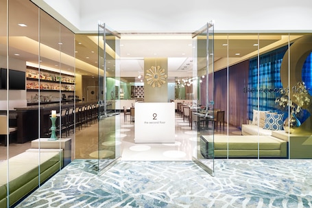 2 restaurants, breakfast, lunch, dinner served; American cuisine