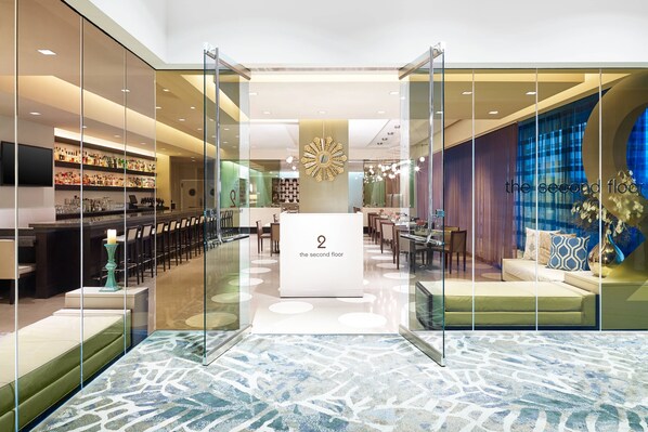 2 restaurants, breakfast, lunch, dinner served; American cuisine