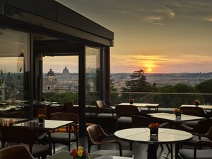 2 Restaurants, Frühstück, Mittagessen, Abendessen, mediterrane Küche