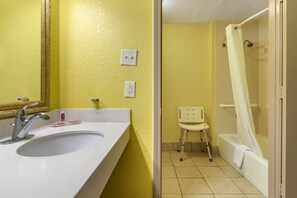 Kamer, 1 kingsize bed, toegankelijk voor mindervaliden | Uitzicht vanuit de kamer