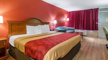 Premium bedding, iron/ironing board, free rollaway beds, free WiFi