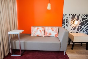 Minibar, Zimmersafe, Schreibtisch, Bügeleisen/Bügelbrett