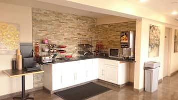 Free daily continental breakfast