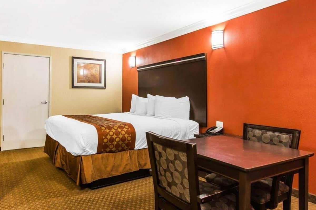Desk, iron/ironing board, free WiFi, bed sheets