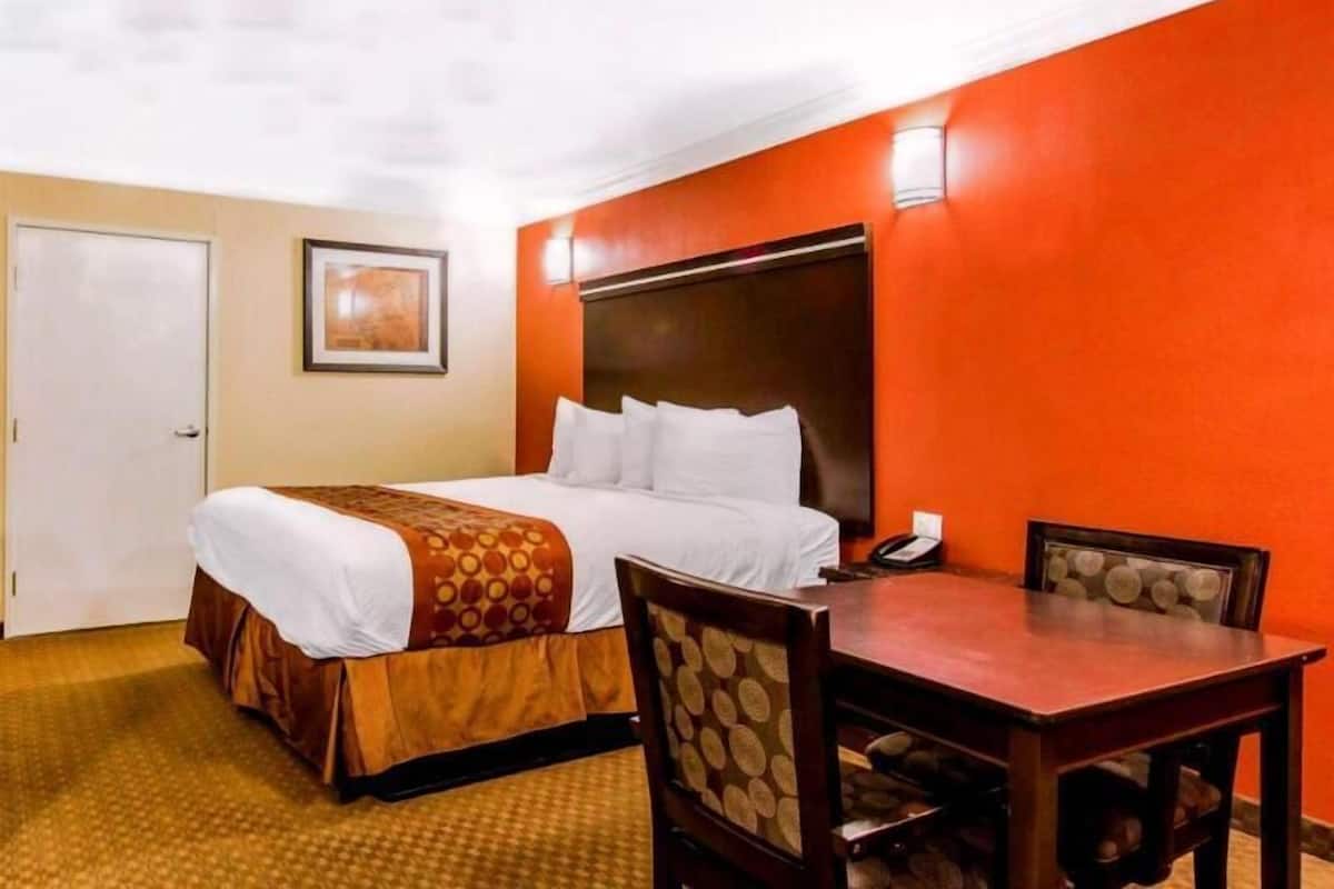 Desk, iron/ironing board, free WiFi, bed sheets