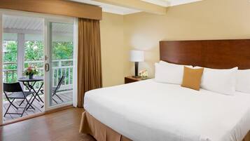 Suite, 1 King-Bett, Nichtraucher, Kühlschrank und Mikrowelle (Living Room;with Sofabed) | Zimmersafe, Verdunkelungsvorhänge, Bügeleisen/Bügelbrett