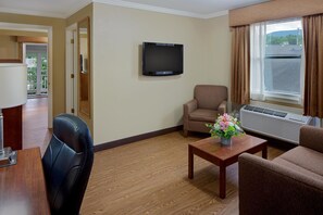 Suite, 1 King Bed, Non Smoking, Refrigerator & Microwave (Living Room;with Sofabed) | In-room safe, blackout drapes, iron/ironing board