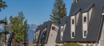 Tunnel Mountain Resort