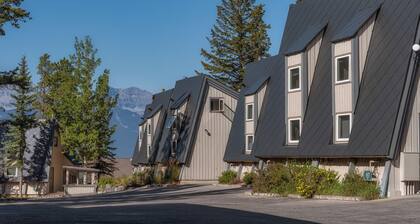 Tunnel Mountain Resort