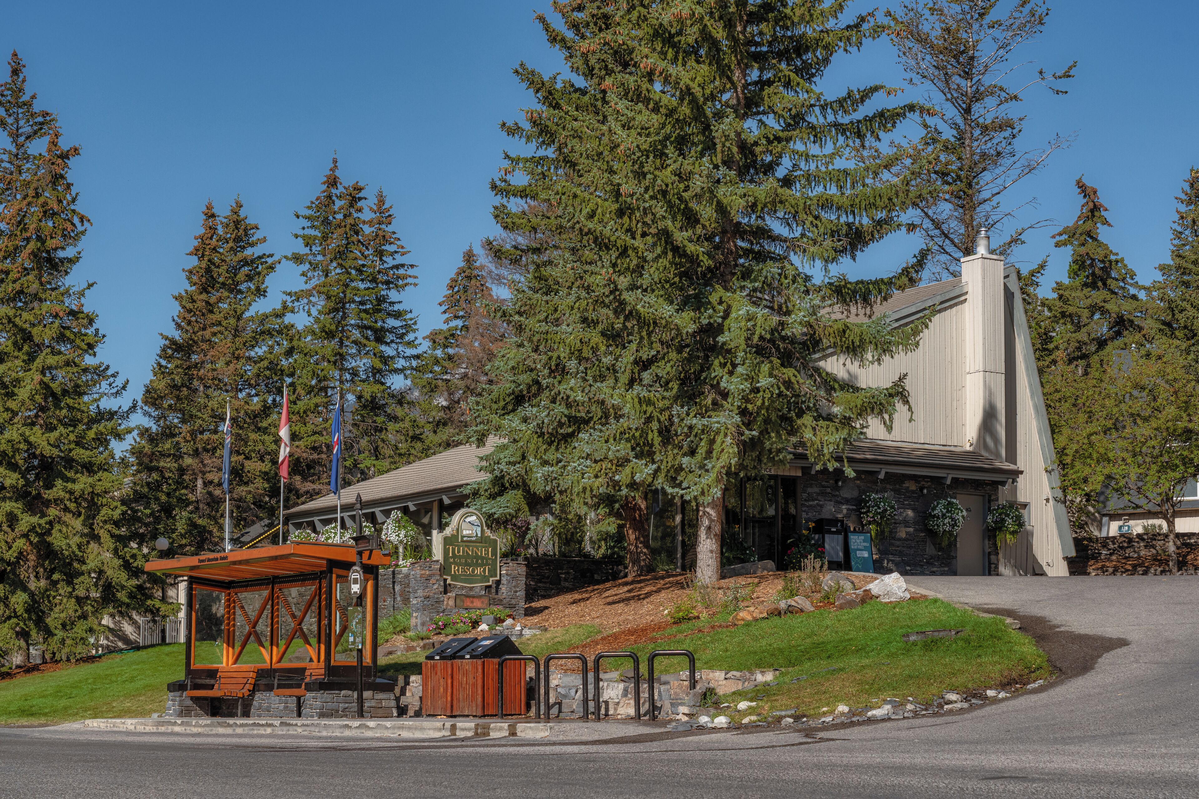 Photo - Tunnel Mountain Resort