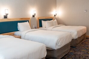 Superior Suite, 1 Queen and 2 Twins | Hypo-allergenic bedding, blackout curtains, iron/ironing board - Tunnel Mountain Resort (Banff)