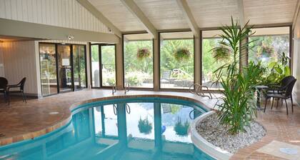 Tunnel Mountain Resort