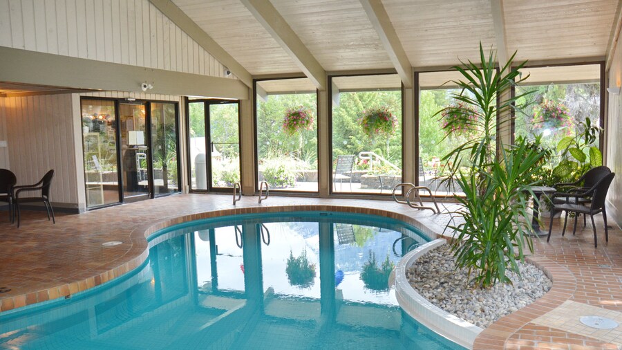 Tunnel Mountain Resort