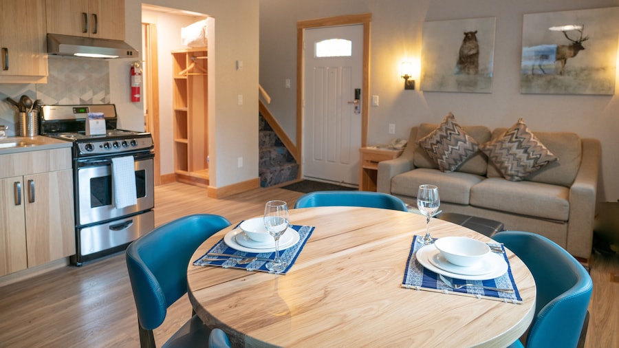 Tunnel Mountain Resort