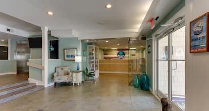 Palm Suites