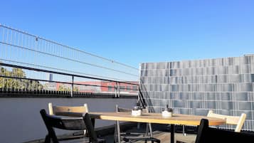 Suite, 2 Schlafzimmer, Terasse, Domblick | Terrasse/Patio