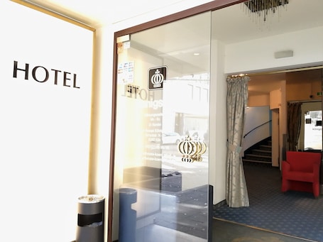 Front of property. Hotel Königshof The Arthouse