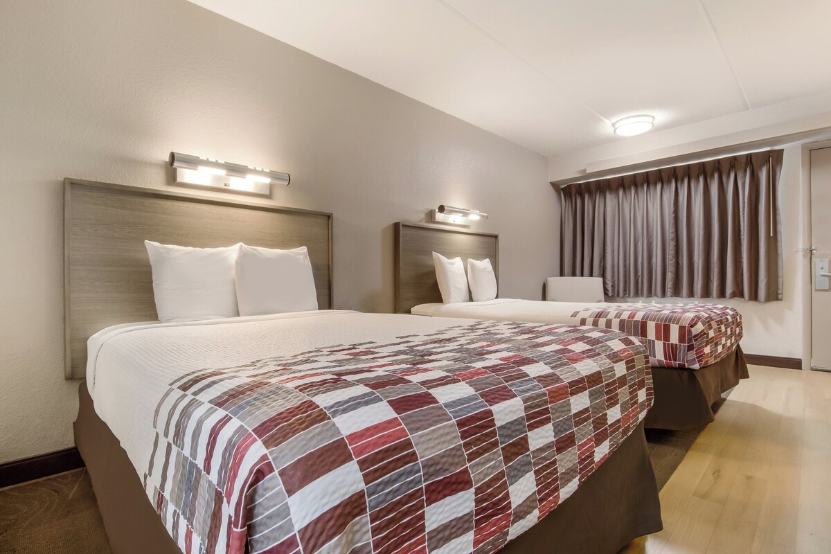 Deluxe Room, 2 Double Beds, Non Smoking | Desk, laptop workspace, blackout drapes, WiFi (free)