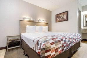 Desk, laptop workspace, blackout drapes, WiFi (free) - Red Roof Inn Detroit - Farmington Hills (Farmington Hills)
