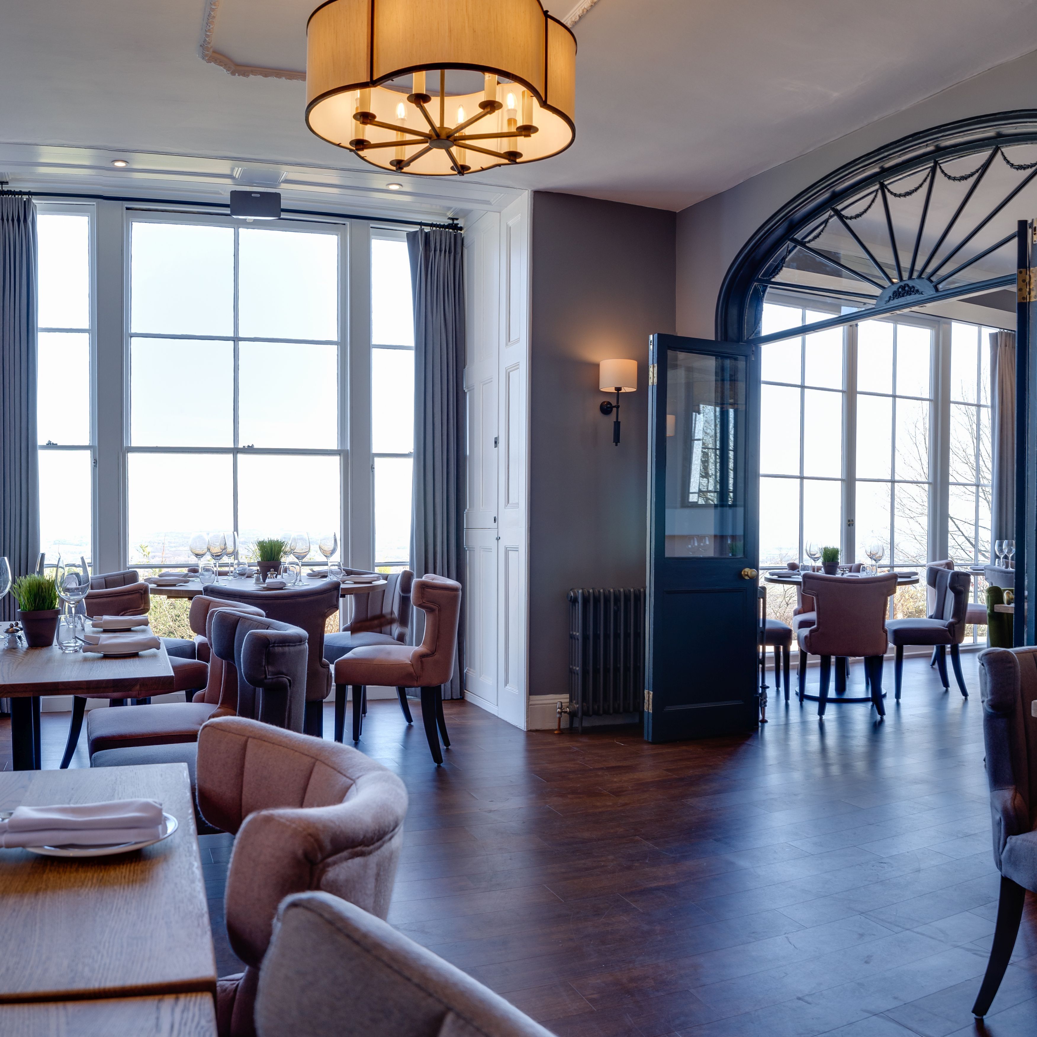 breakfast, lunch and dinner served