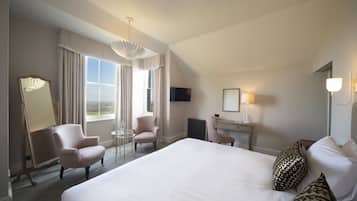 Deluxe Double Room, 1 King Bed, Valley View | Hypo-allergenic bedding, in-room safe, iron/ironing board, free WiFi