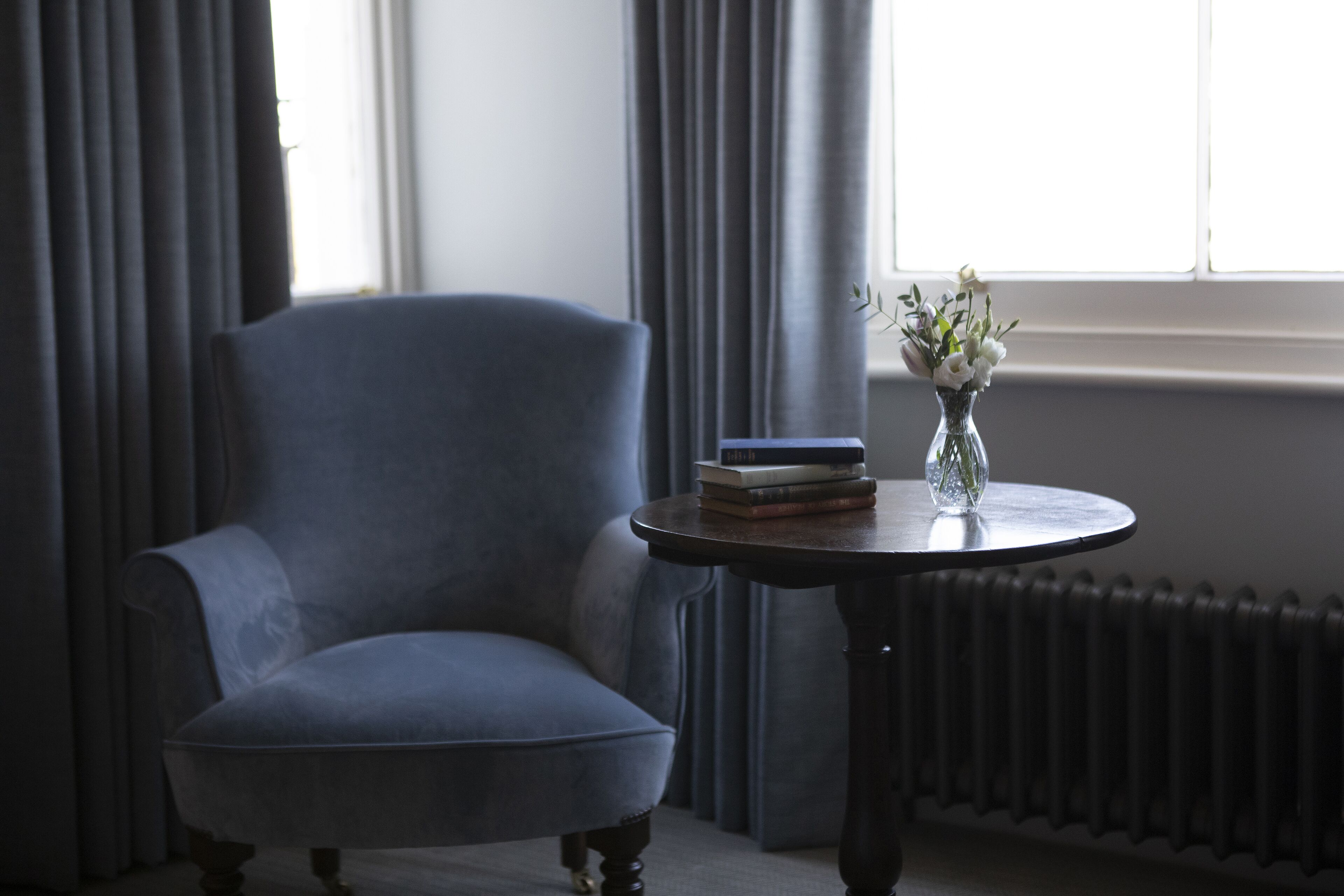 deluxe double room, 1 king bed, valley view | hypo-allergenic bedding, in-room safe, iron/ironing board, free wifi