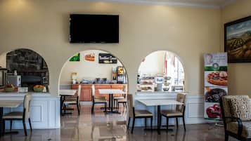 Free daily buffet breakfast