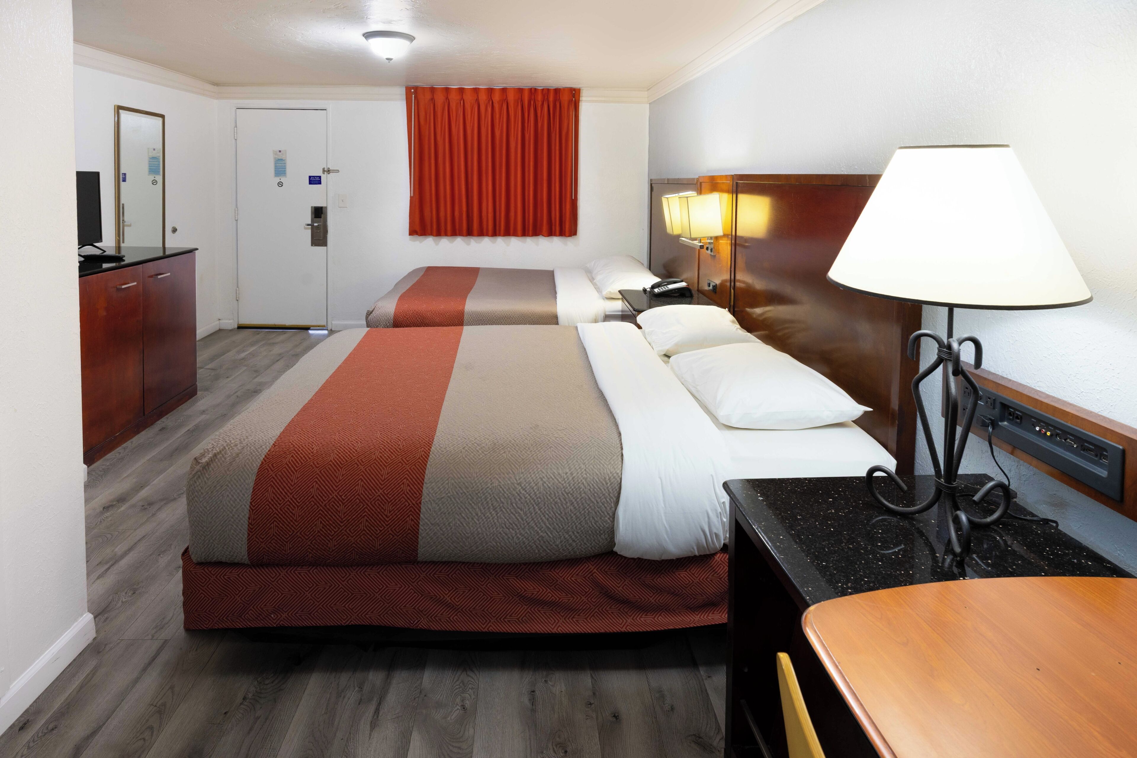 Premium bedding, individually decorated, individually furnished, desk